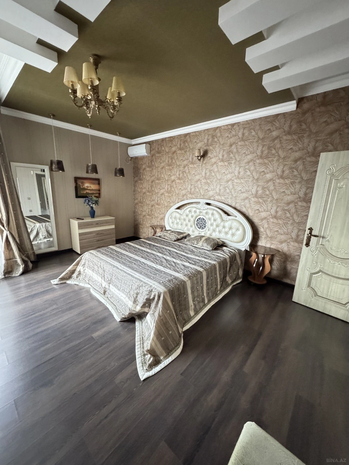 Kirayə verilir 6 otaqlı həyət evi 400 m²