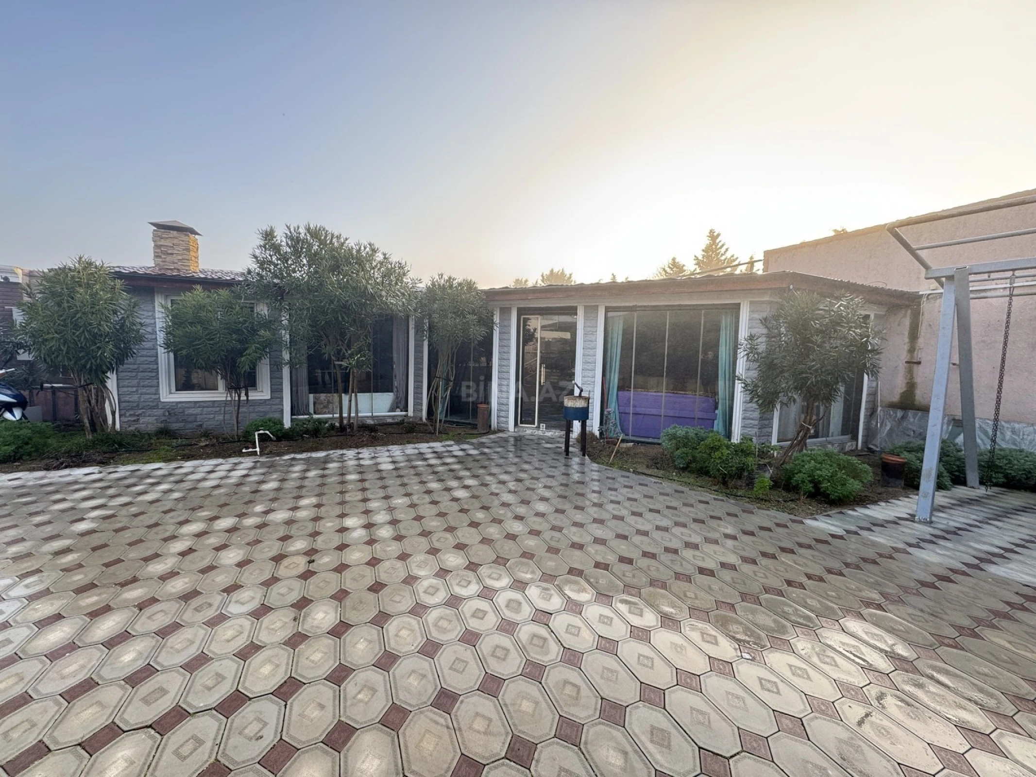 Kirayə verilir 6 otaqlı həyət evi 400 m²