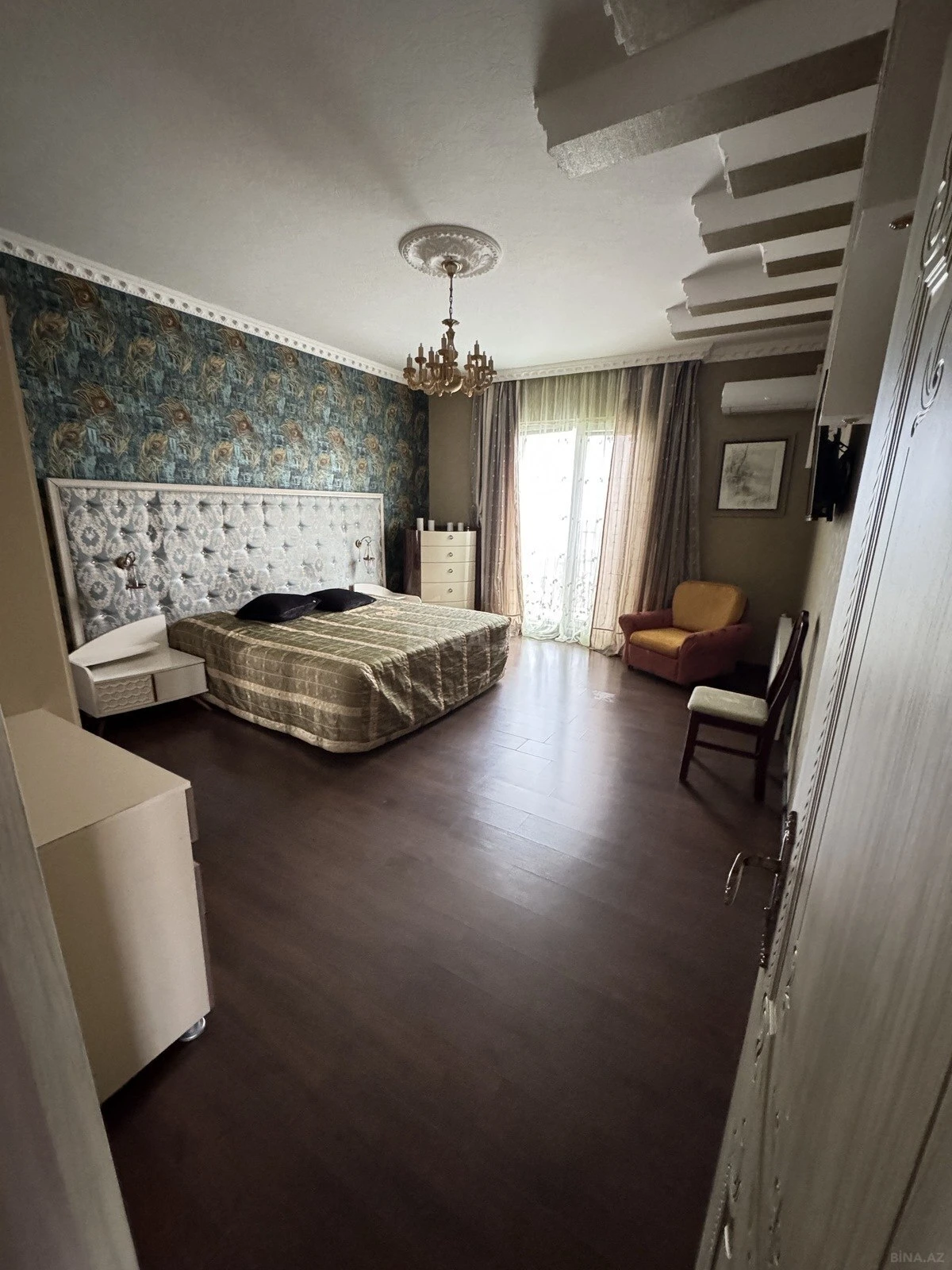 Kirayə verilir 6 otaqlı həyət evi 400 m²