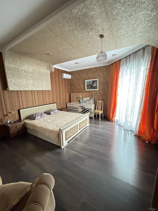 Kirayə verilir 6 otaqlı həyət evi 400 m²