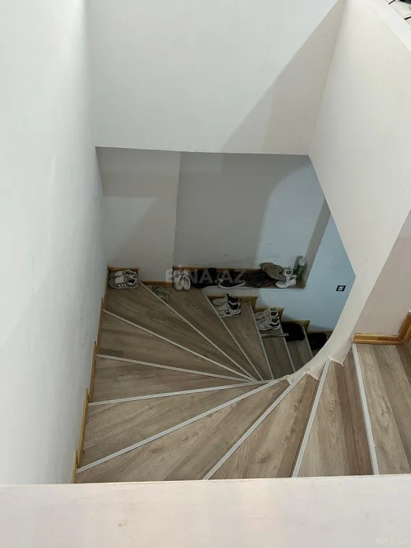 Satılır 6 otaqlı həyət evi 160 m²