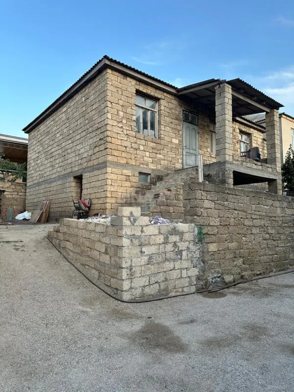 Satılır 6 otaqlı həyət evi 160 m²