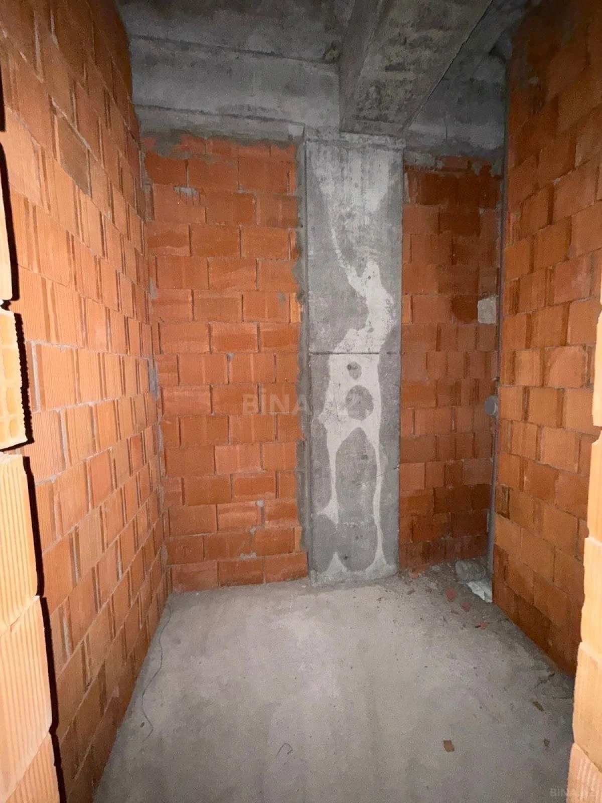 Satılır 2 otaqlı mənzil 57 m²