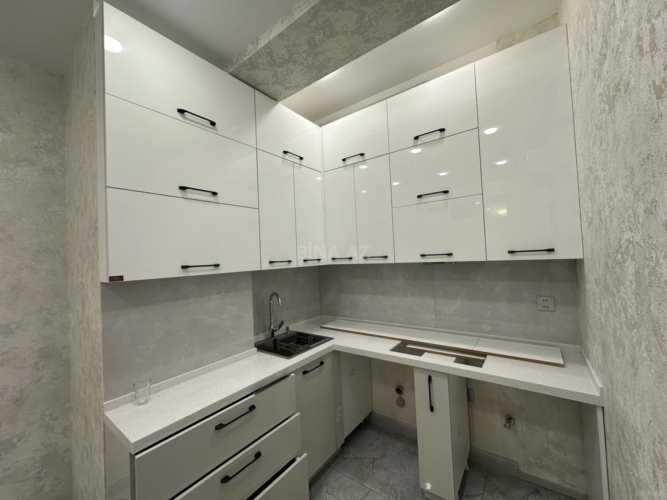 Kirayə verilir 3 otaqlı mənzil 110 m²