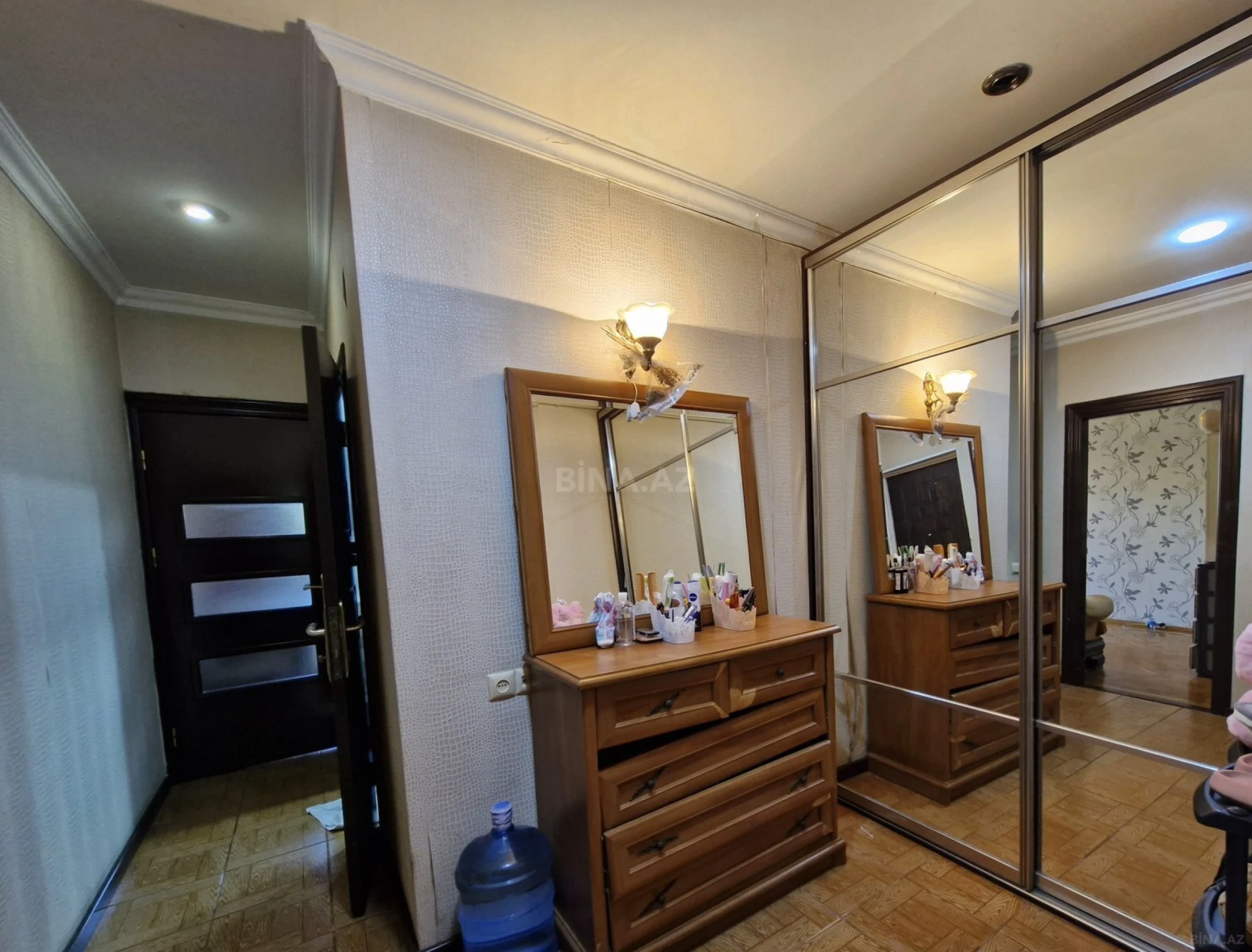 Kirayə verilir 2 otaqlı mənzil 65 m²