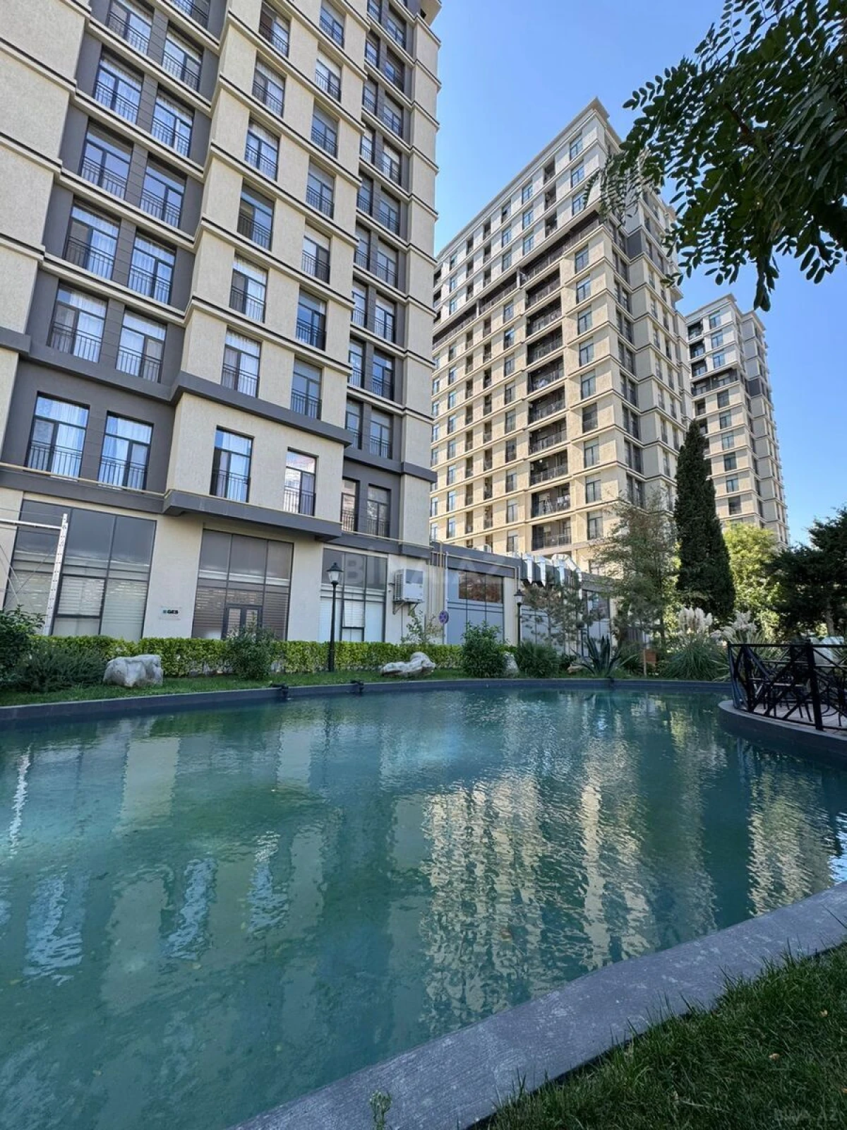 Satılır 1 otaqlı mənzil 62 m²