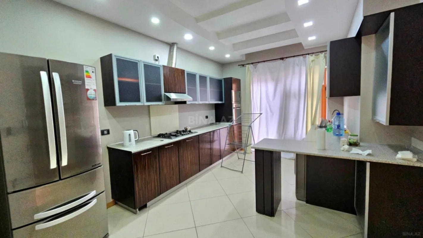 Satılır 3 otaqlı mənzil 155 m²