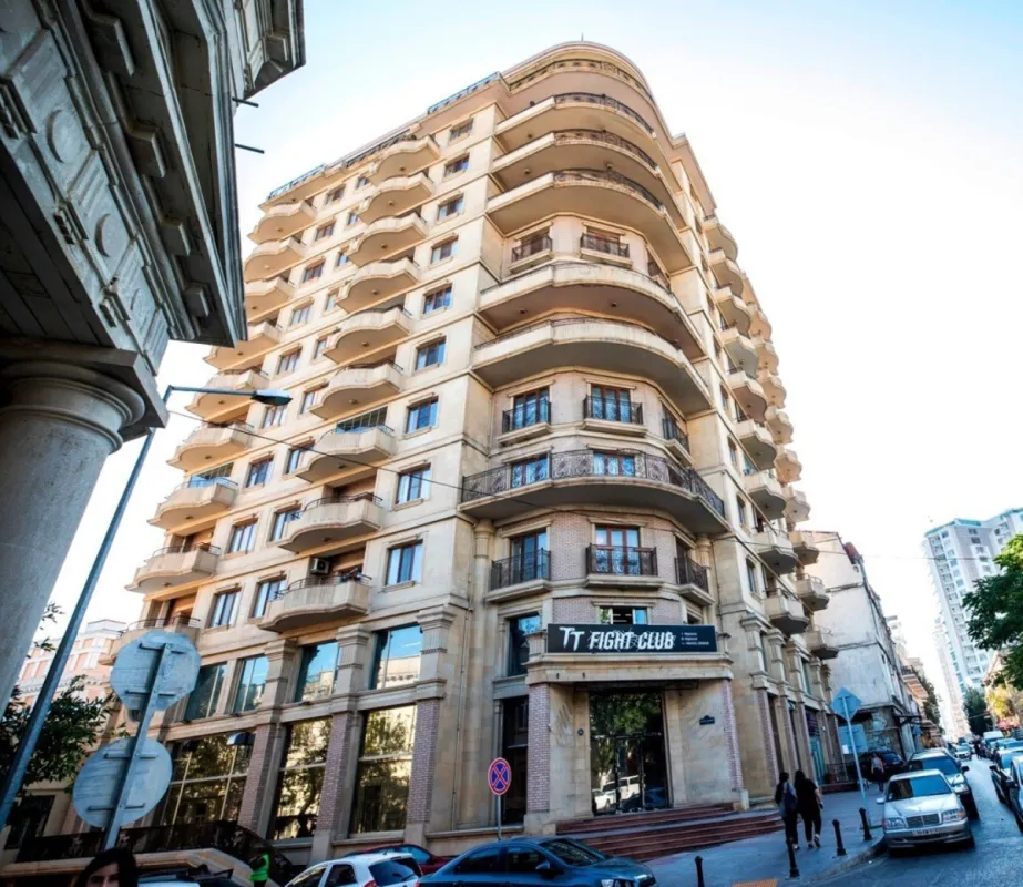 Satılır 3 otaqlı mənzil 155 m²