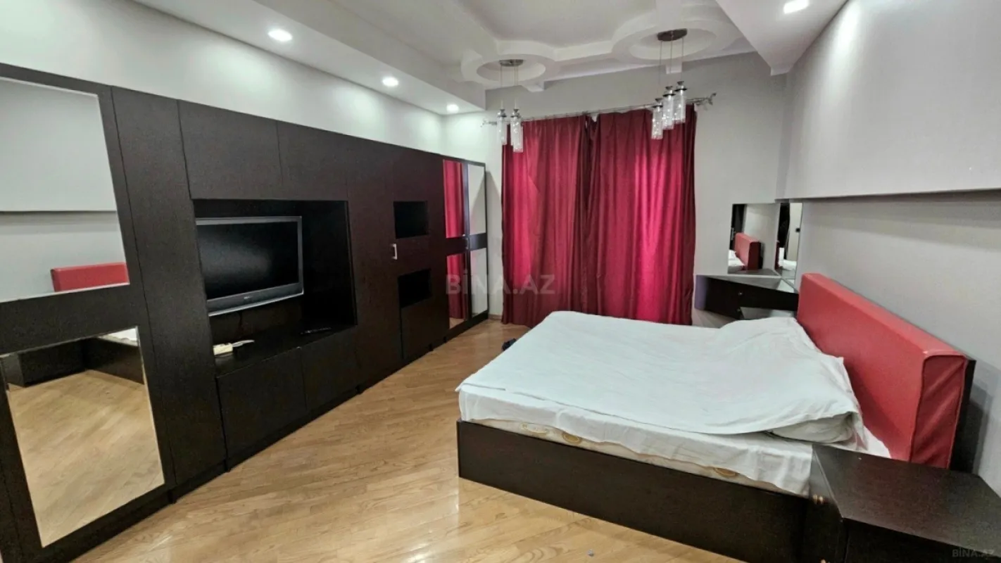 Satılır 3 otaqlı mənzil 155 m²