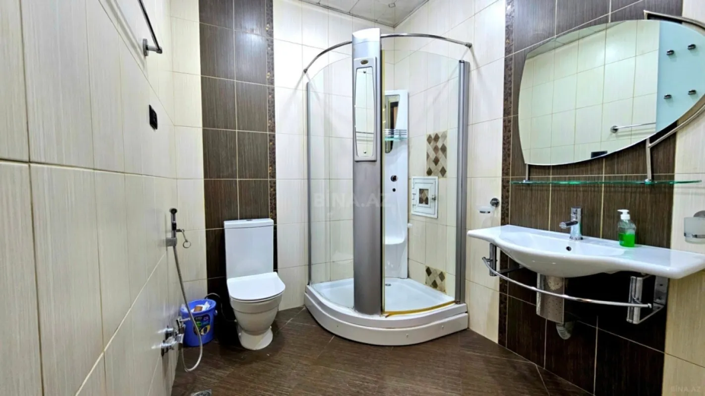 Satılır 3 otaqlı mənzil 155 m²