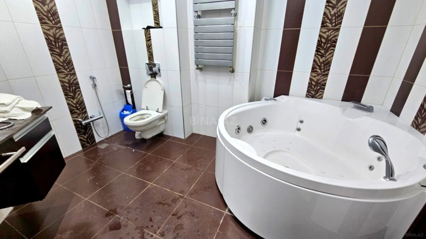 Satılır 3 otaqlı mənzil 155 m²