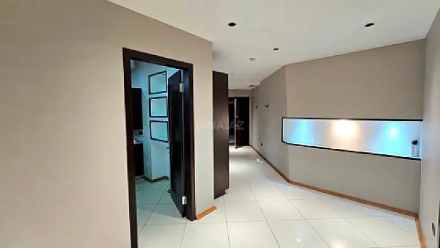 Satılır 3 otaqlı mənzil 155 m²