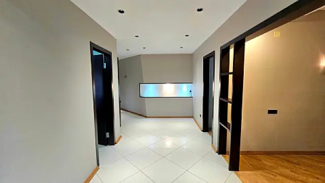 Satılır 3 otaqlı mənzil 155 m²