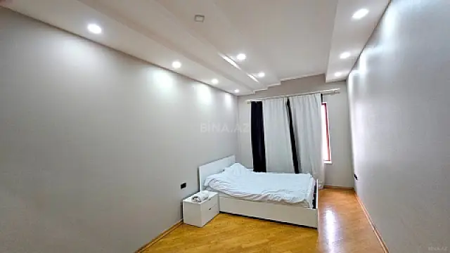 Satılır 3 otaqlı mənzil 155 m²