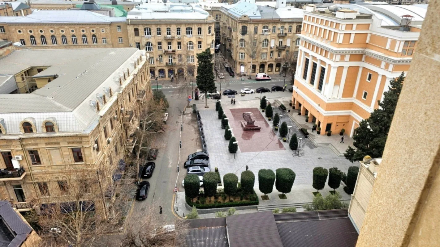 Satılır 3 otaqlı mənzil 155 m²