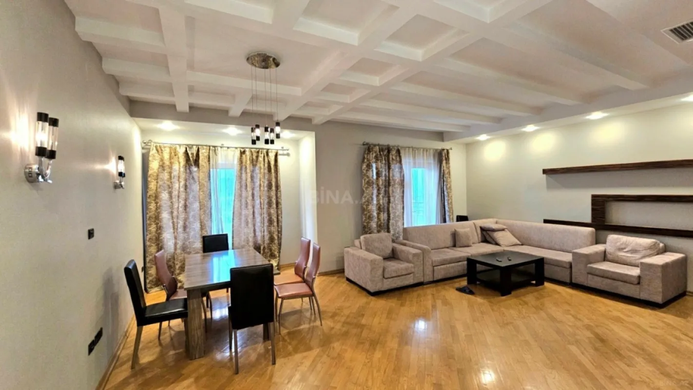 Satılır 3 otaqlı mənzil 155 m²