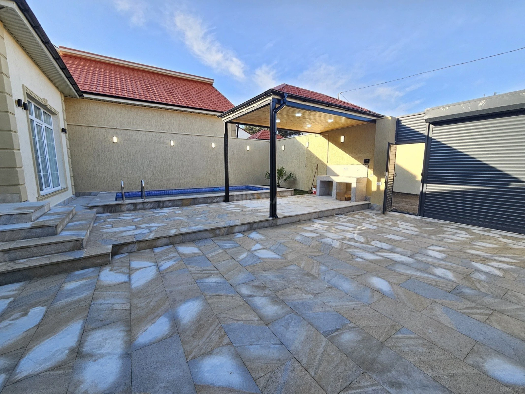 Satılır 4 otaqlı həyət evi 150 m²