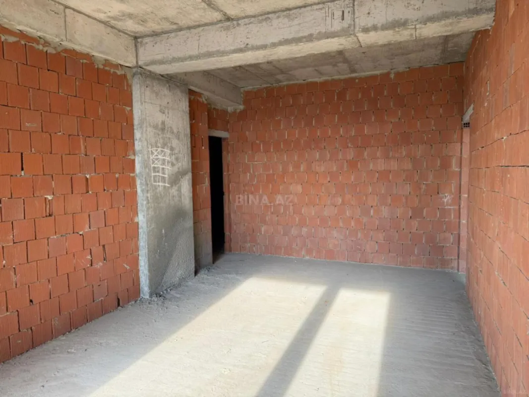 Satılır 4 otaqlı mənzil 231.1 m²