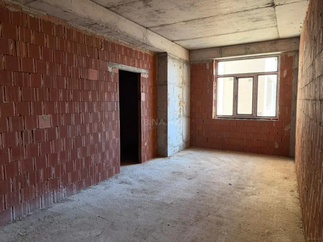 Satılır 4 otaqlı mənzil 231.1 m²
