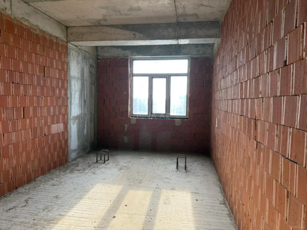 Satılır 4 otaqlı mənzil 231.1 m²