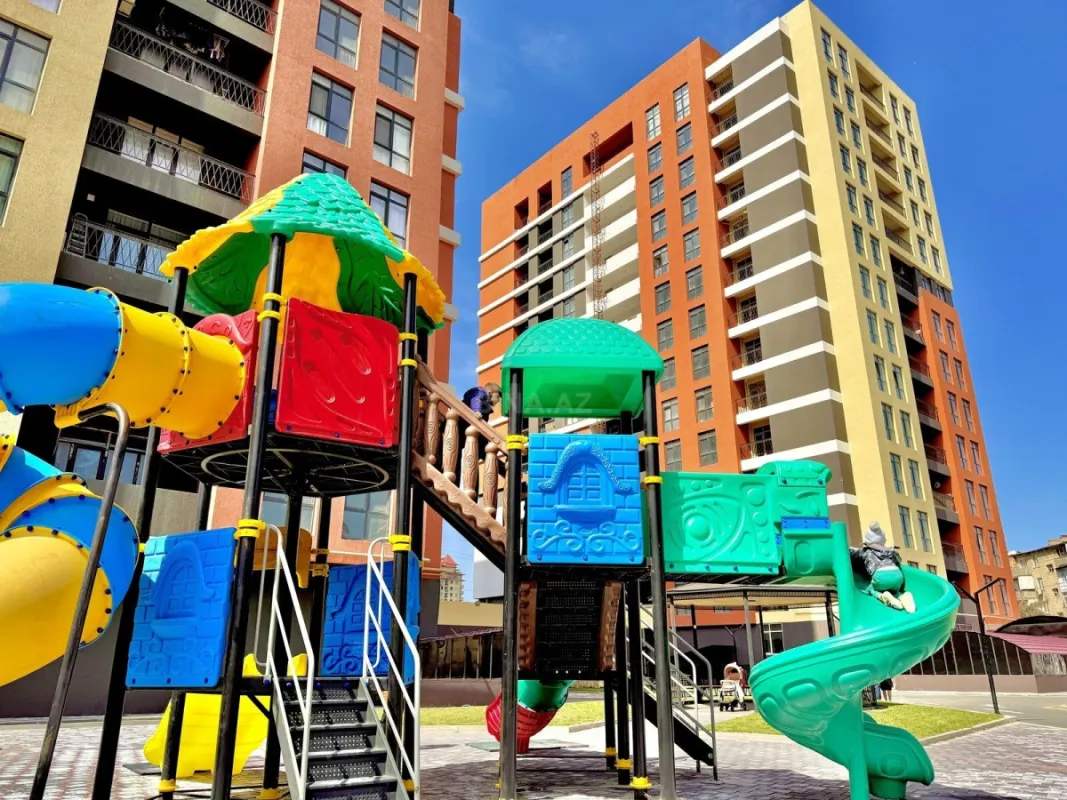 Satılır 3 otaqlı mənzil 114 m²