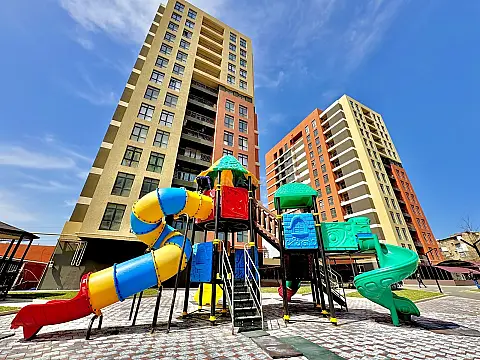 Satılır 3 otaqlı mənzil 114 m²