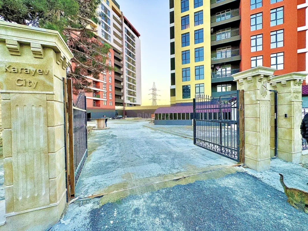 Satılır 3 otaqlı mənzil 156.3 m²