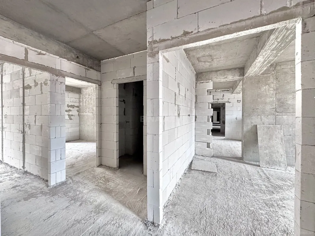 Satılır 3 otaqlı mənzil 156.3 m²