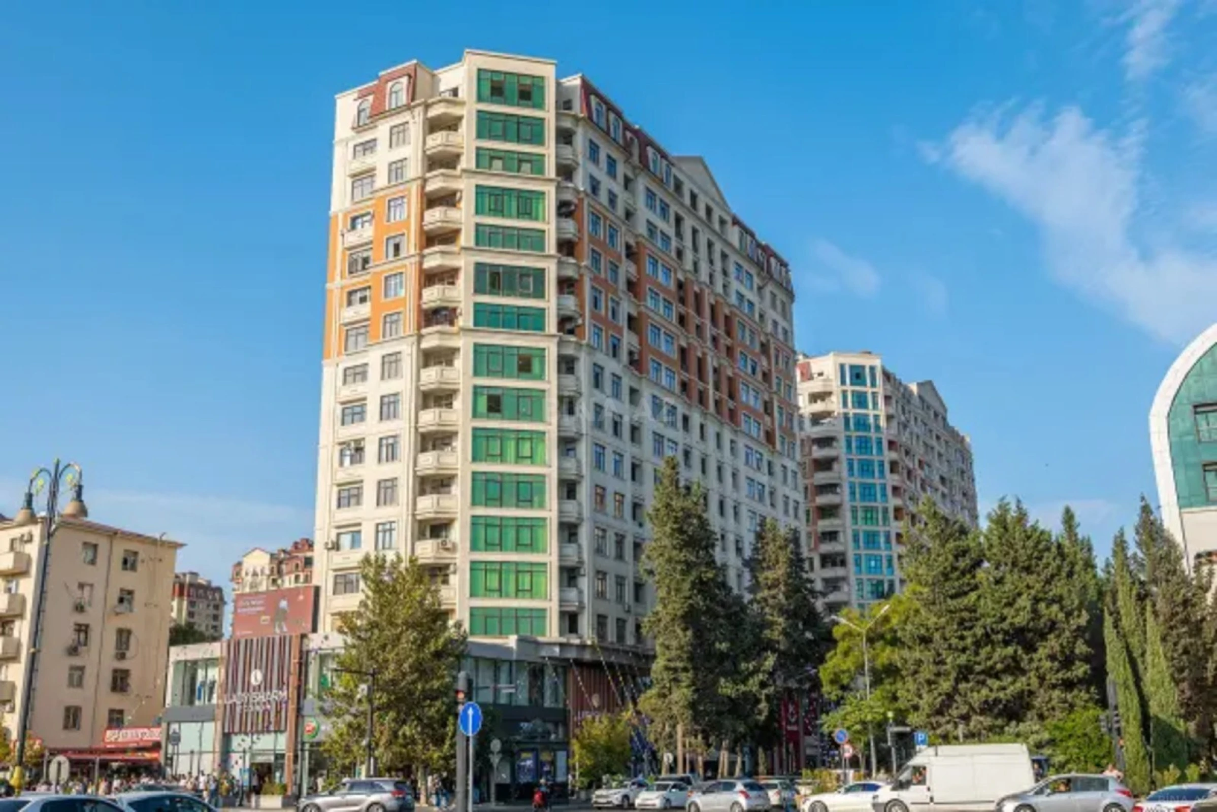 Satılır 3 otaqlı mənzil 155 m²