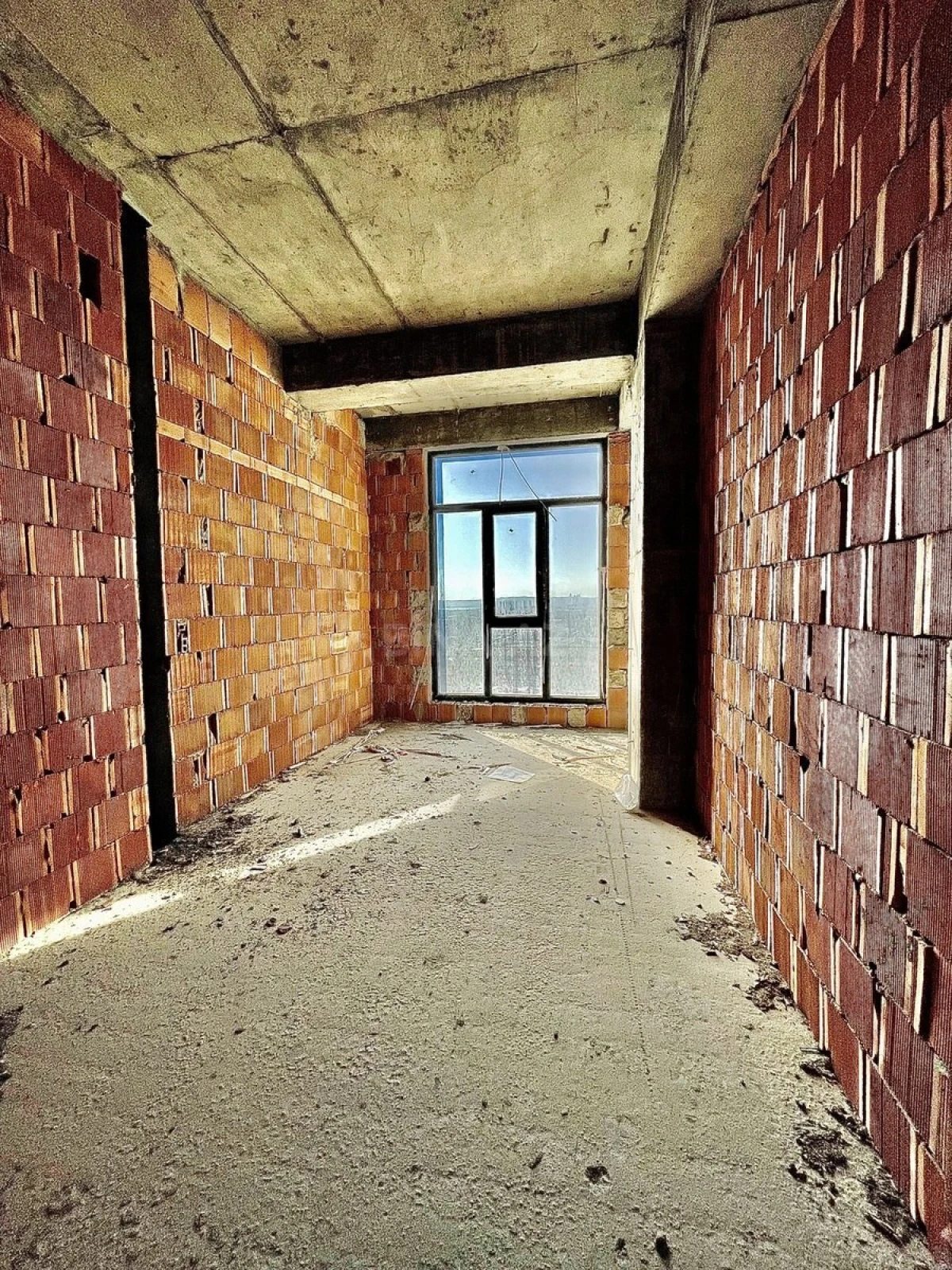 Satılır 2 otaqlı mənzil 84 m²