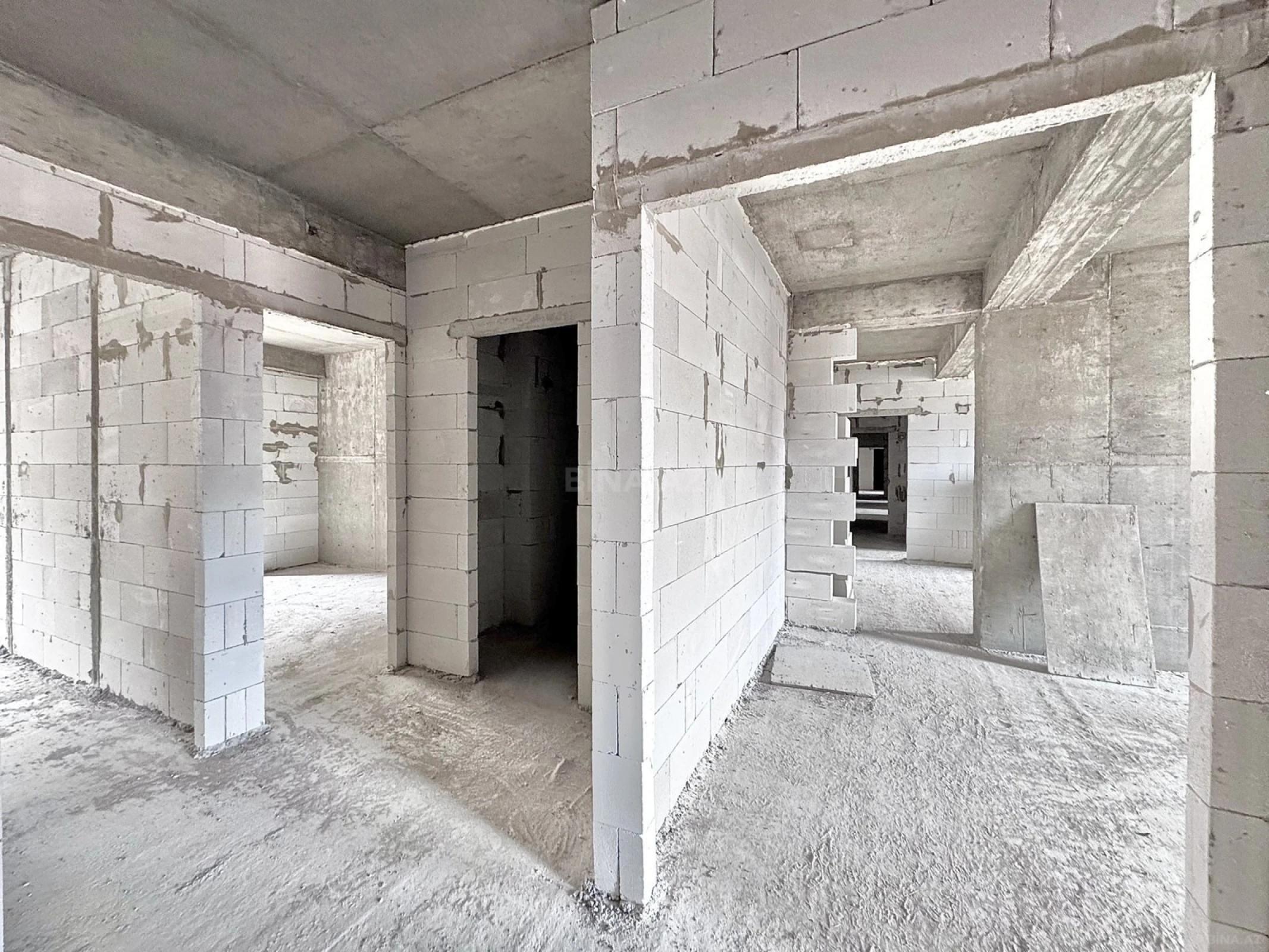 Satılır 2 otaqlı mənzil 82.5 m²