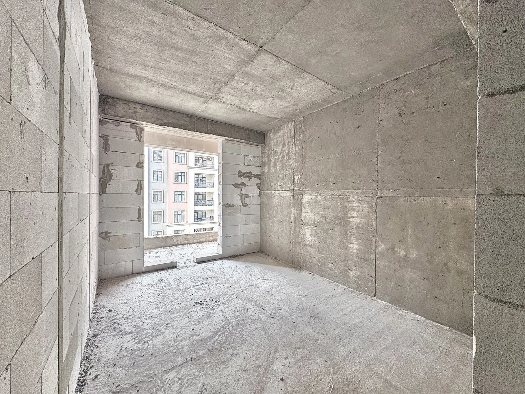 Satılır 2 otaqlı mənzil 82.5 m²