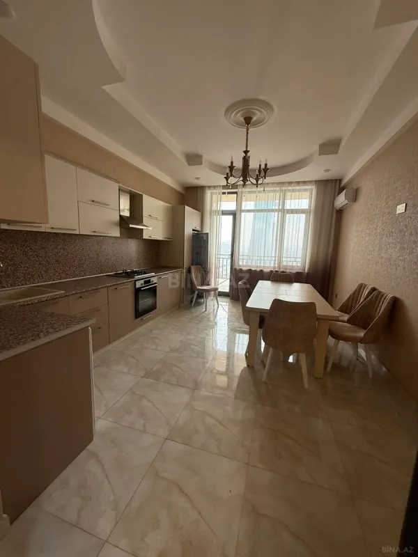 Kirayə verilir 3 otaqlı mənzil 175 m²