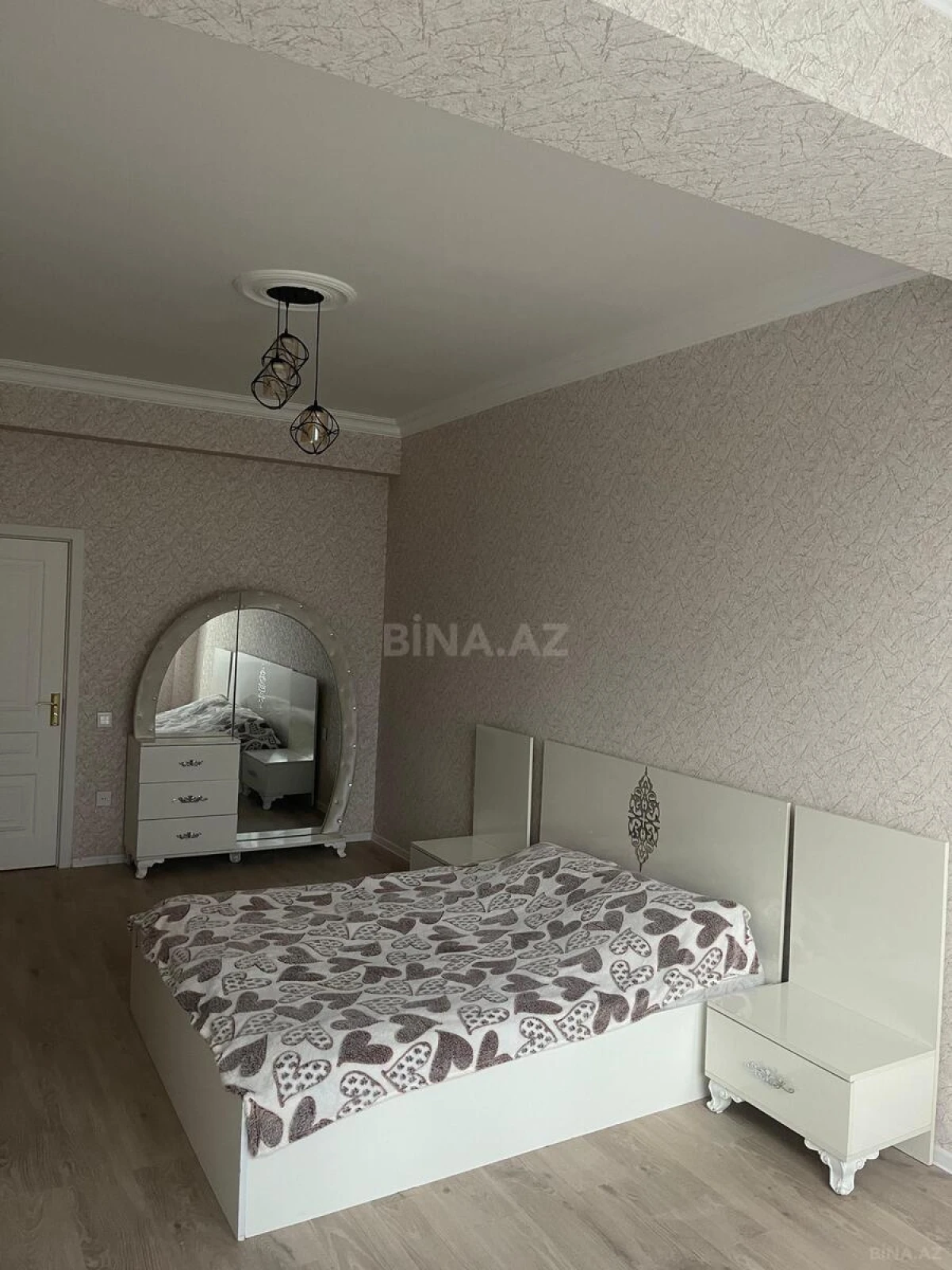 Kirayə verilir 3 otaqlı mənzil 100 m²