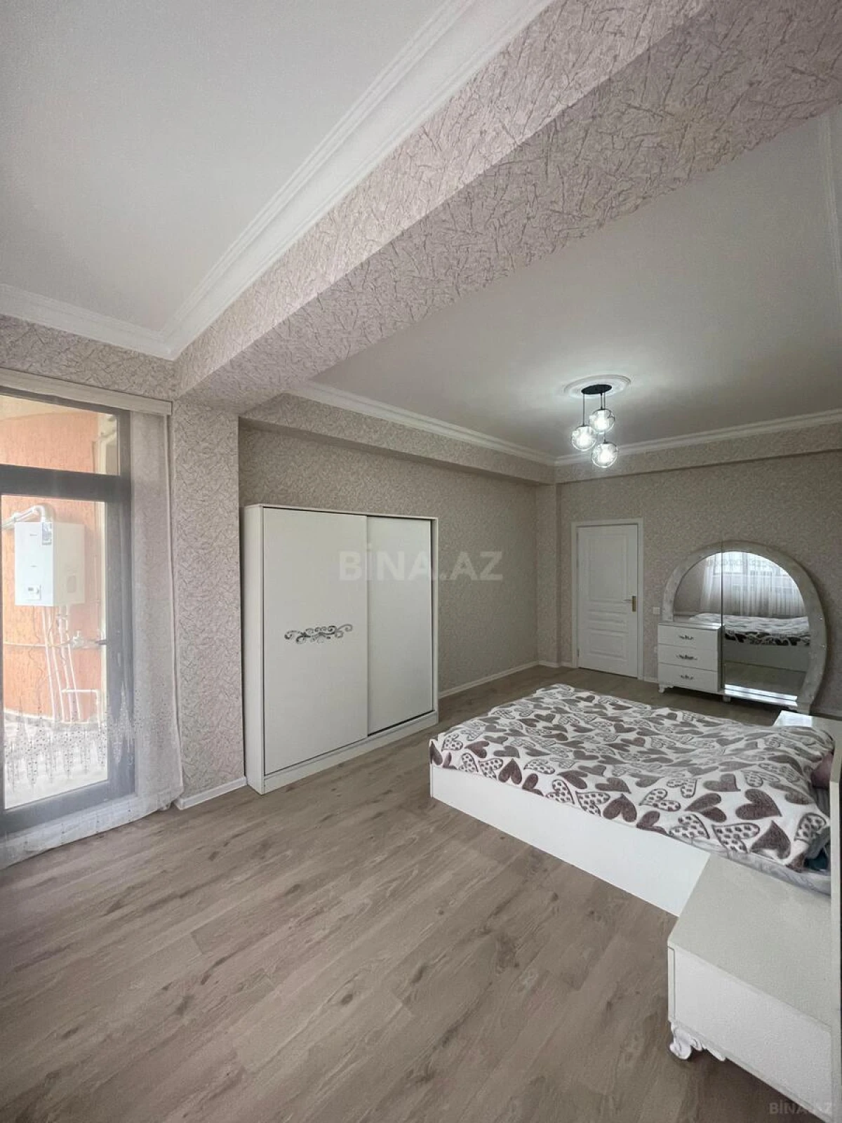 Kirayə verilir 3 otaqlı mənzil 100 m²