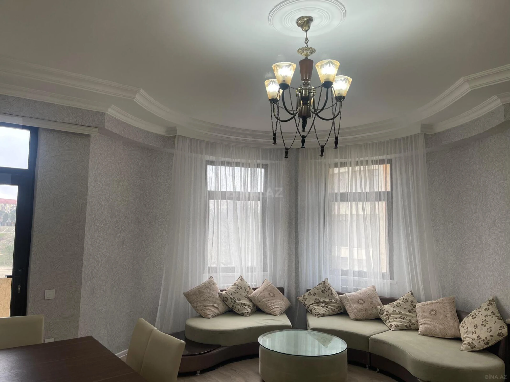 Kirayə verilir 3 otaqlı mənzil 100 m²