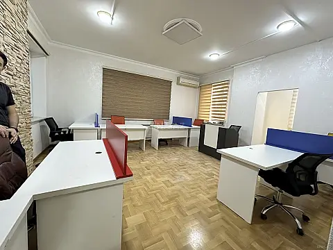 Kirayə verilir obyekt 135 m²