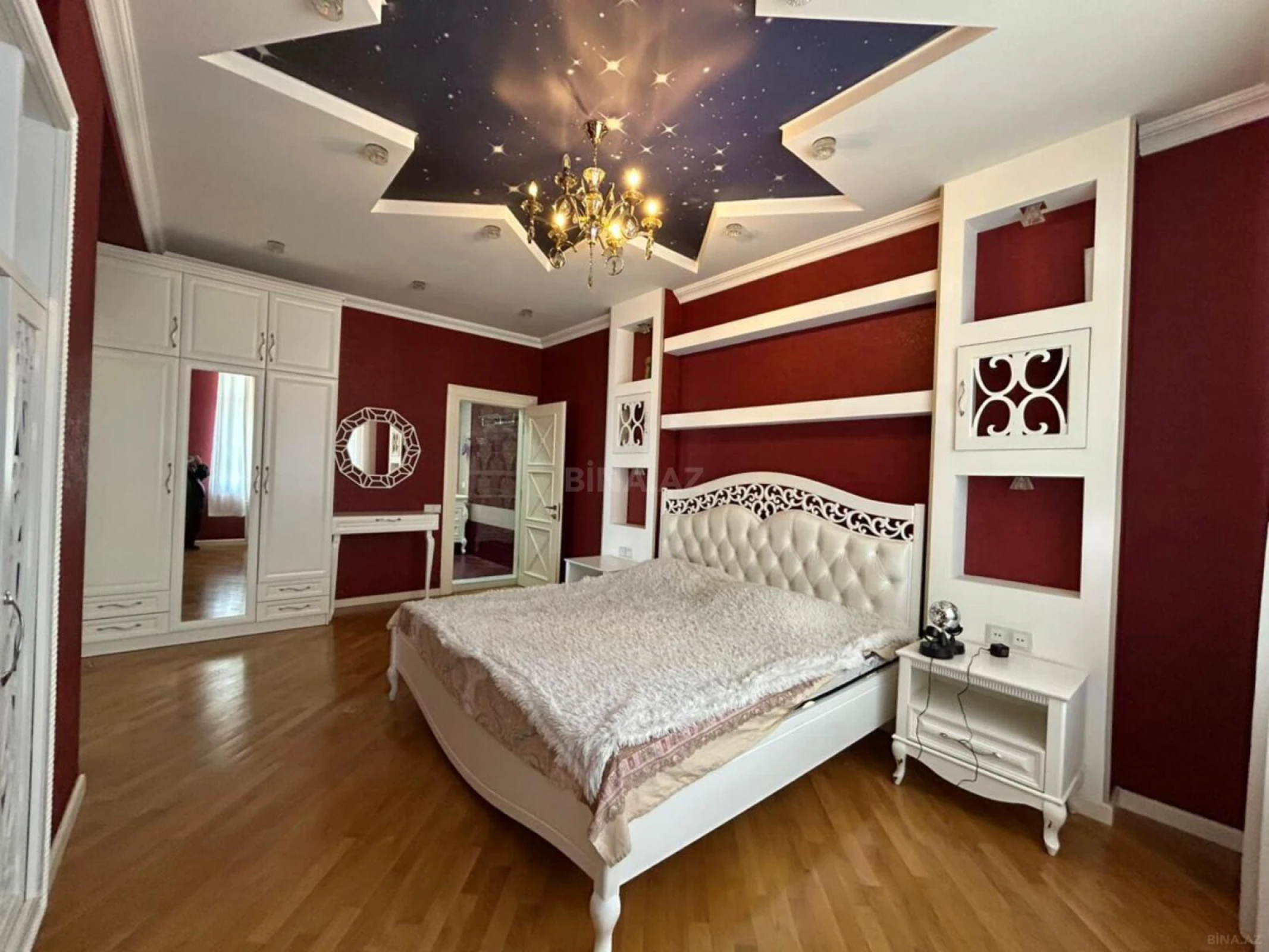 Kirayə verilir 4 otaqlı mənzil 180 m²