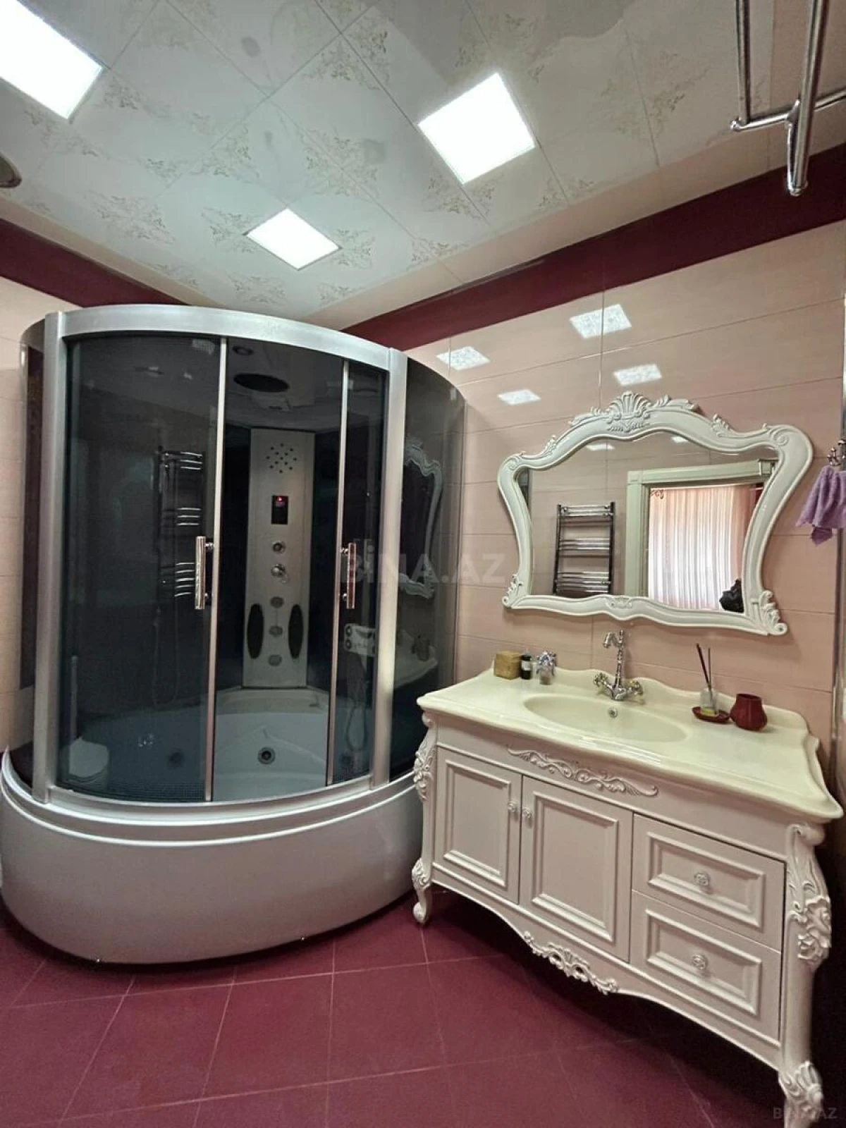 Kirayə verilir 4 otaqlı mənzil 180 m²