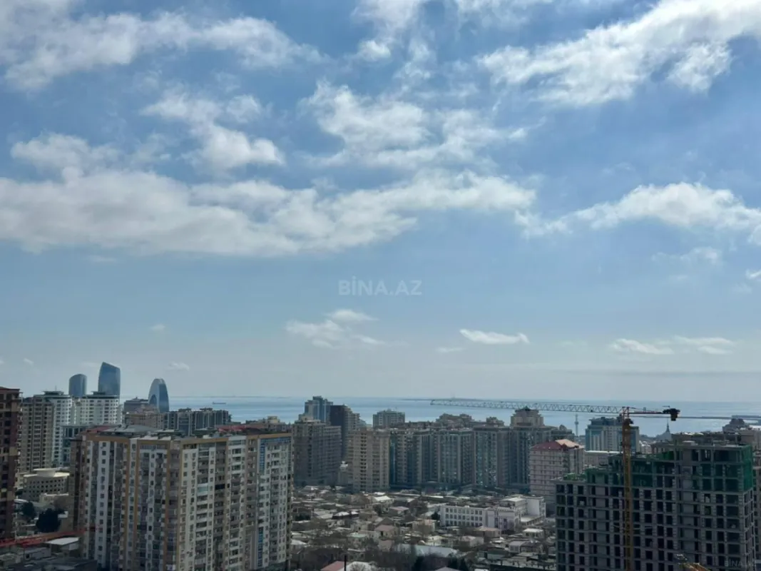 Kirayə verilir 4 otaqlı mənzil 180 m²