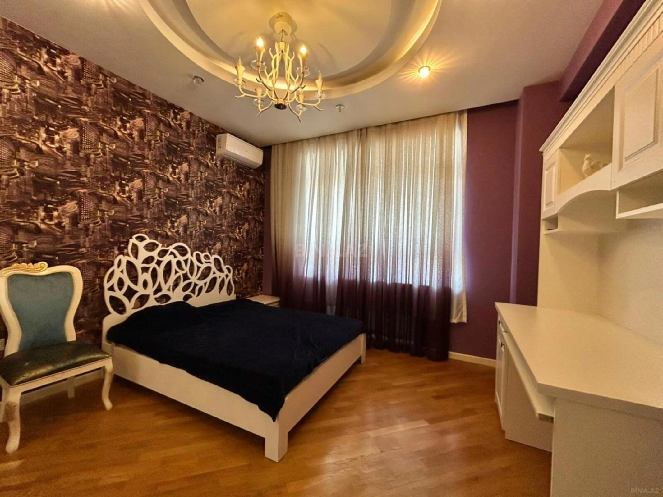 Kirayə verilir 4 otaqlı mənzil 180 m²