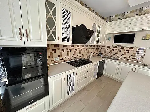 Kirayə verilir 4 otaqlı mənzil 180 m²