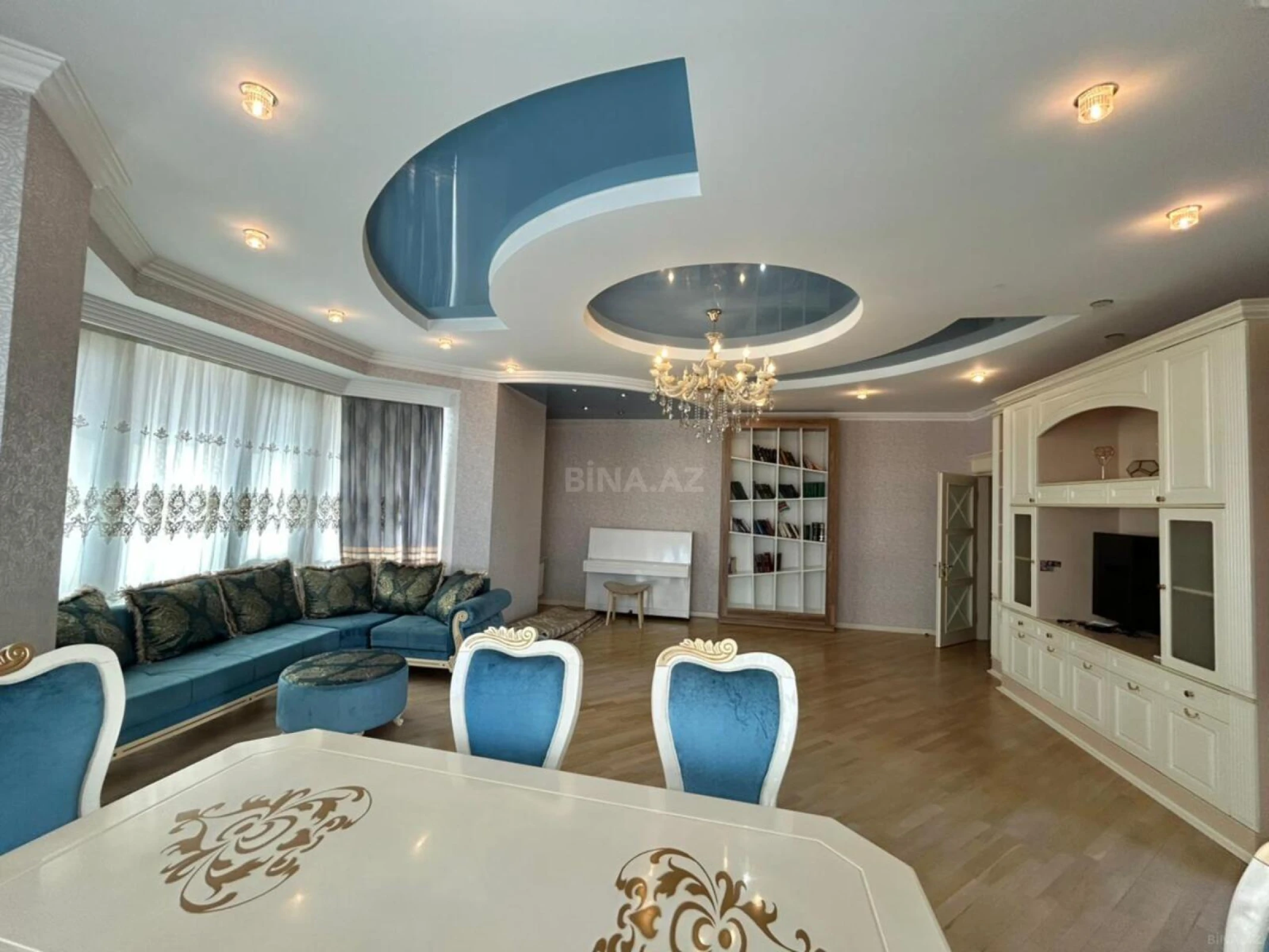 Kirayə verilir 4 otaqlı mənzil 180 m²