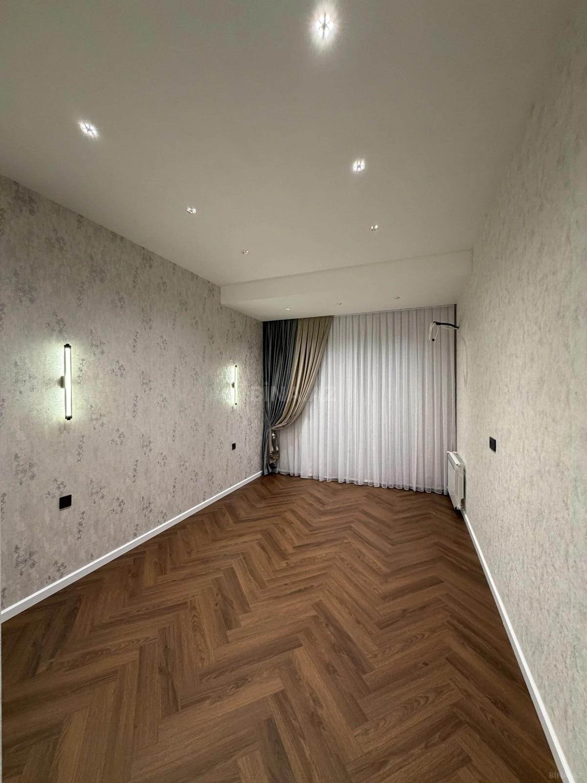 Satılır 3 otaqlı mənzil 97 m²