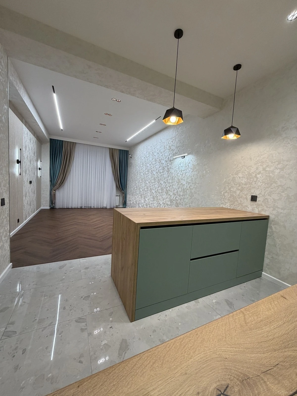 Satılır 3 otaqlı mənzil 97 m²