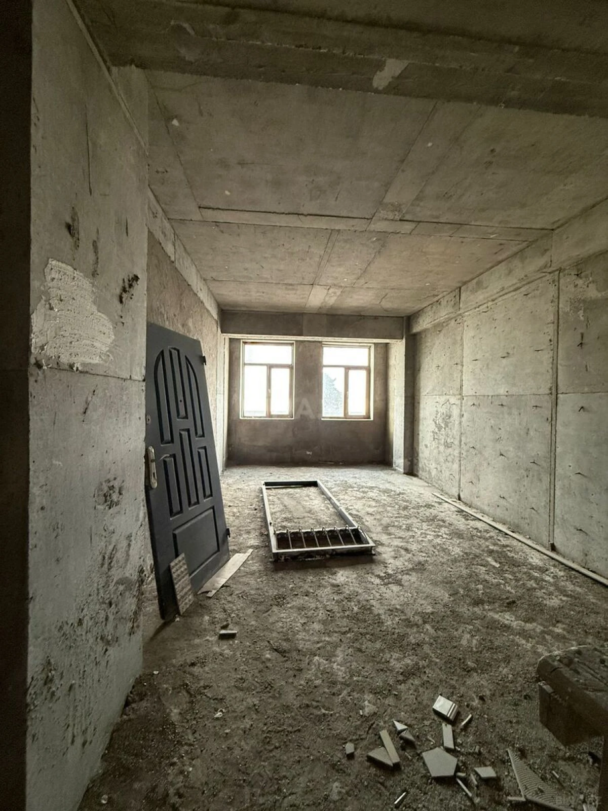 Satılır 2 otaqlı mənzil 75 m²