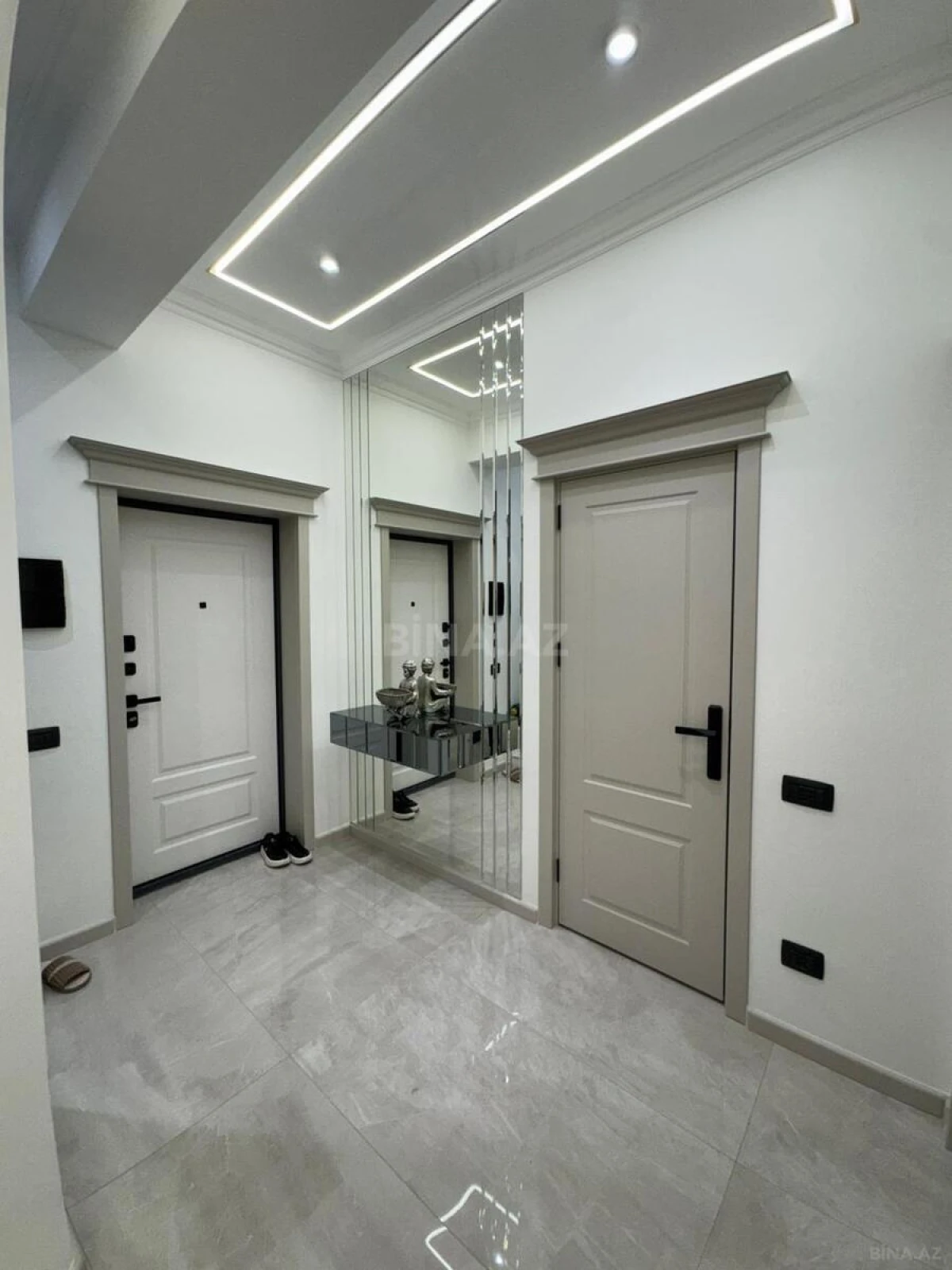 Satılır 3 otaqlı mənzil 103 m²
