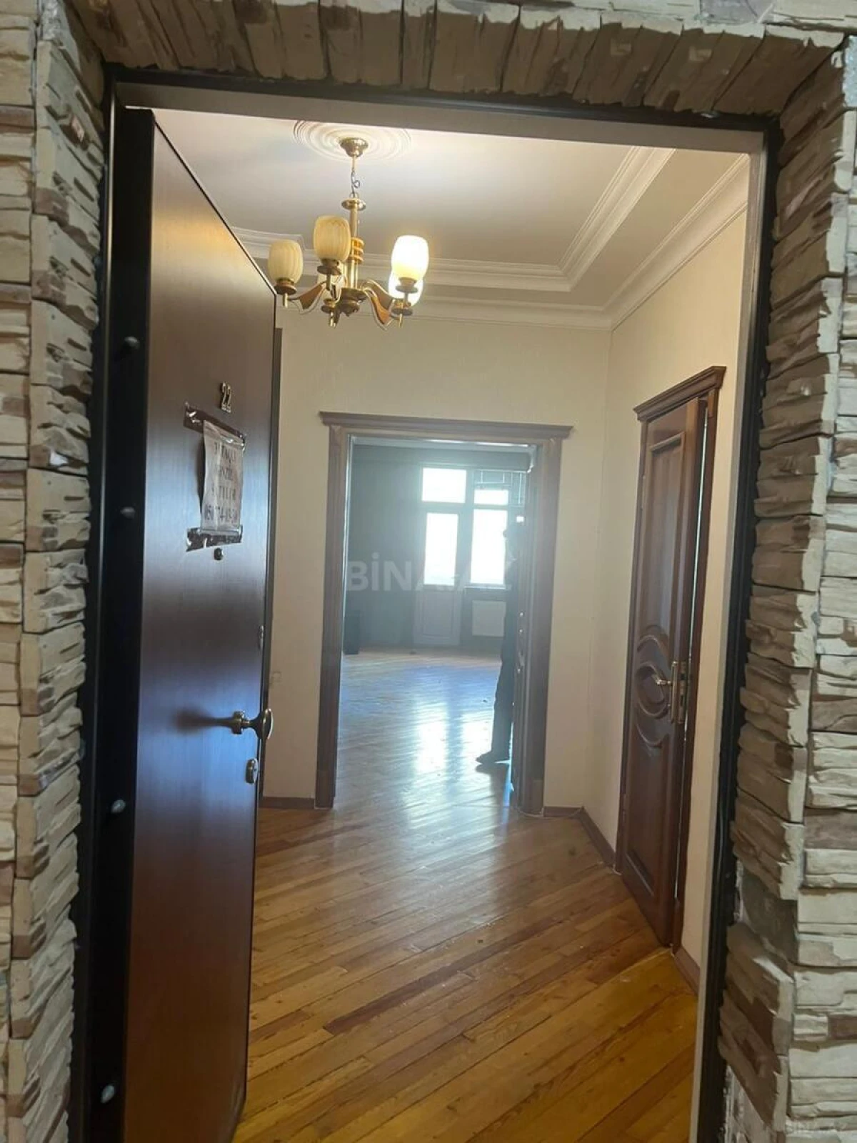 Satılır 3 otaqlı mənzil 124 m²