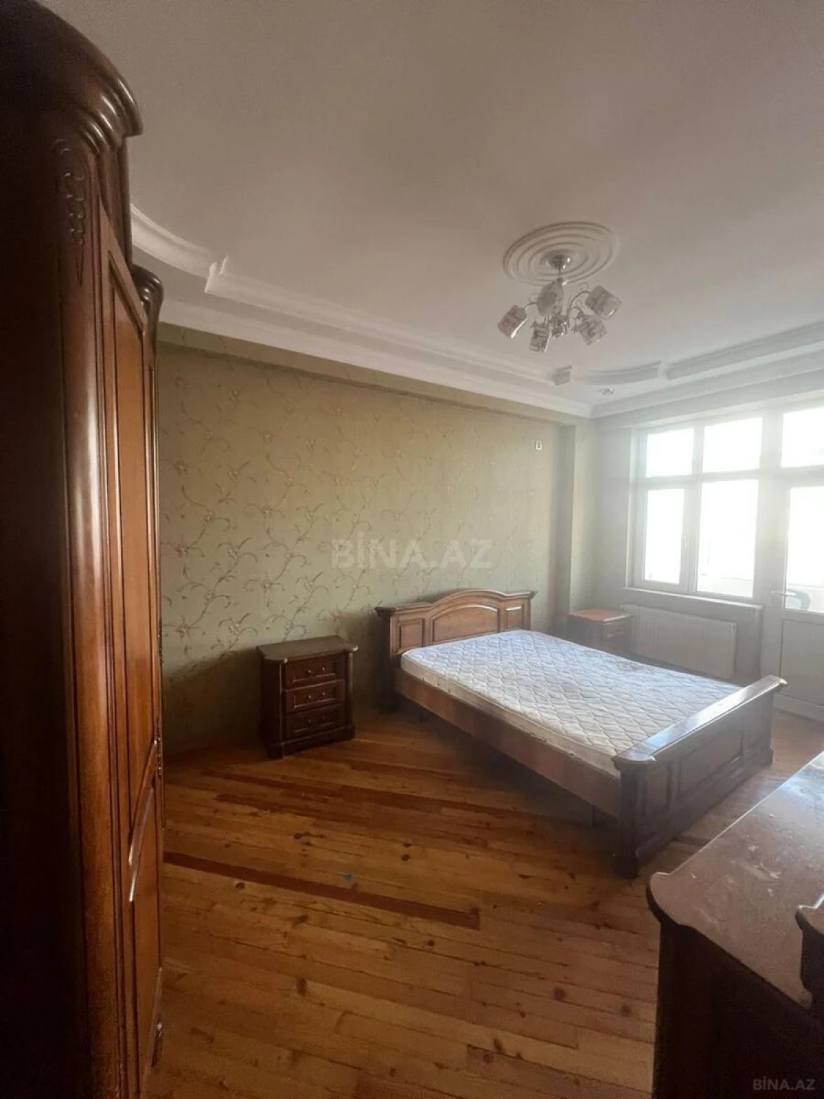Satılır 3 otaqlı mənzil 124 m²