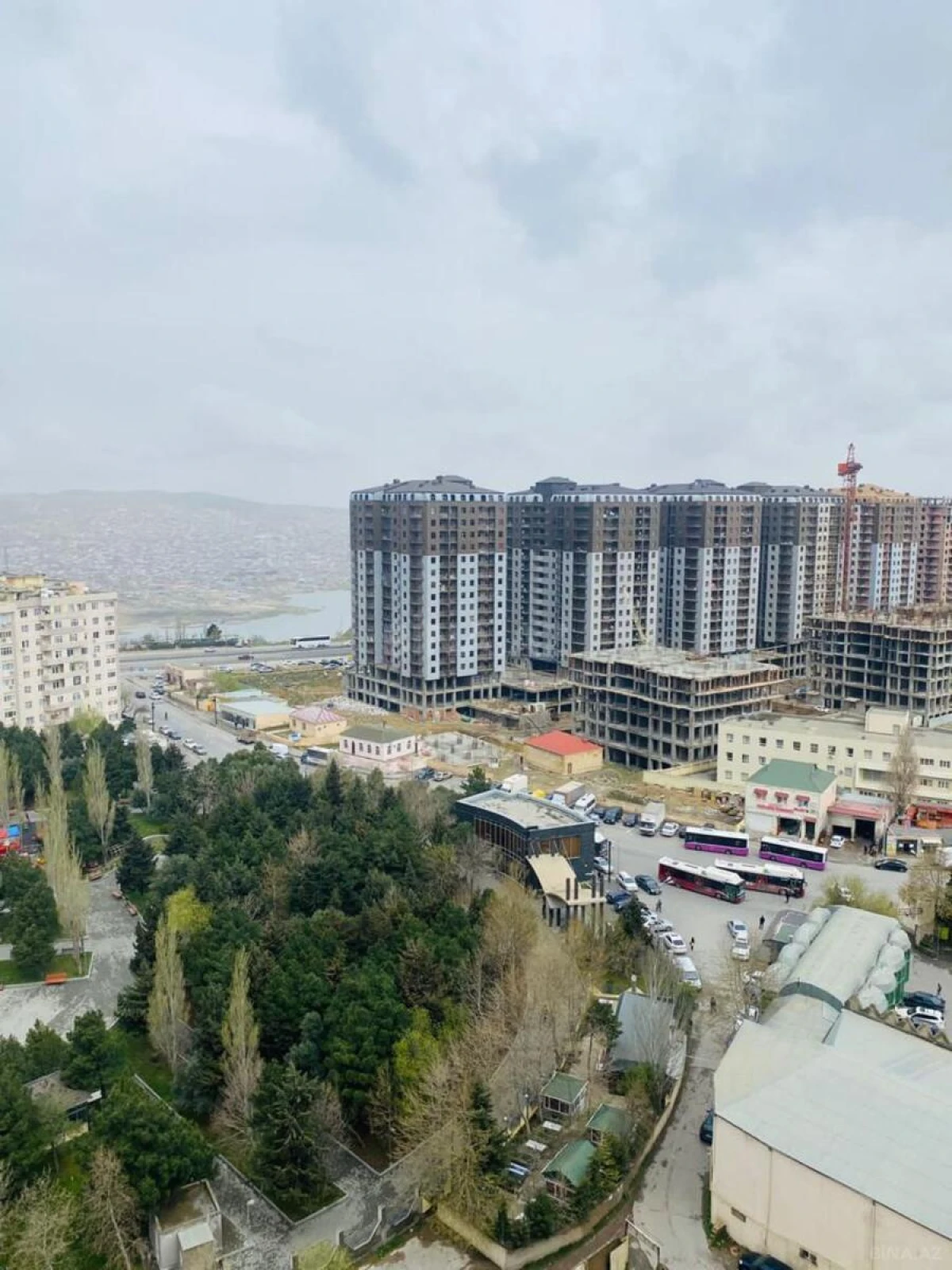Satılır 3 otaqlı mənzil 128 m²
